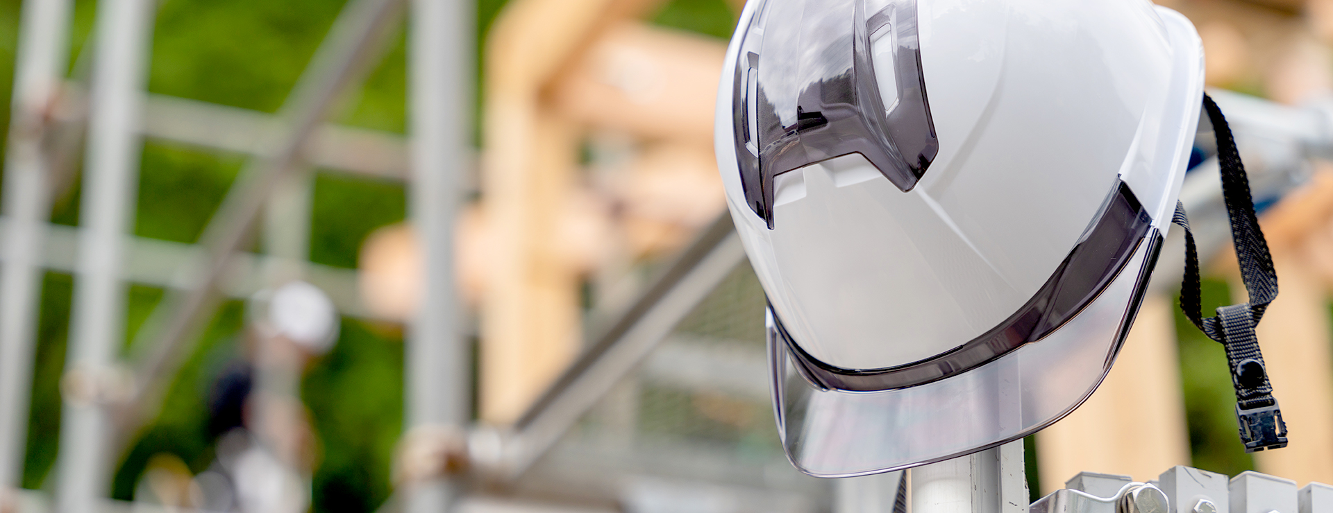 防具として着用されるヘルメット